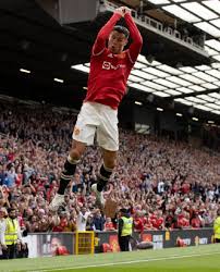 名记：字母哥若加盟愿续约绿军或热火 若交易失败布朗恐申请交易